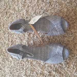 Toms higher heel sandal8w